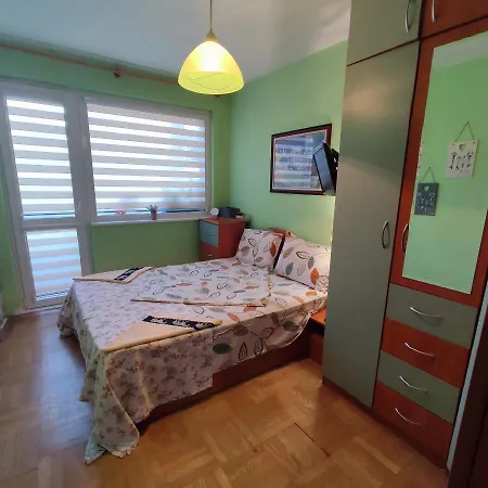 Daysi Center With Garage Apartment Varna