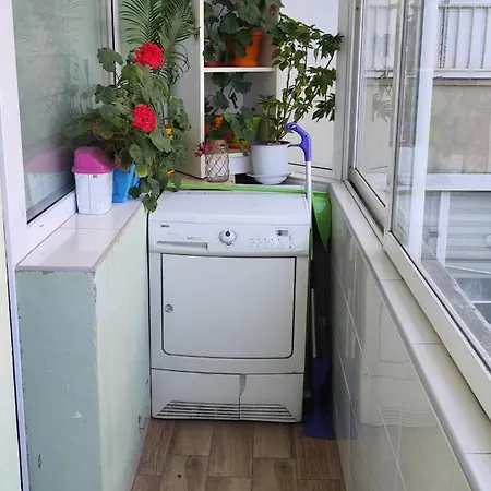 Daysi Center With Garage Apartment *